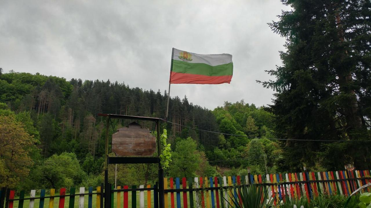 Къща За Гости Дъга Cherni Osum Exteriör bild